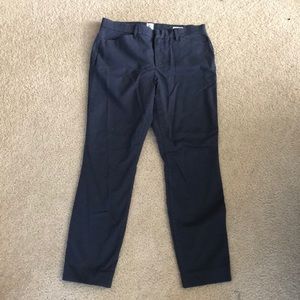 Gap Size 6 Signature Skinny Ankle Khaki